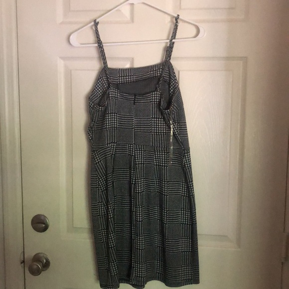 Spaghetti strap dress  fitted - Picture 3 of 3